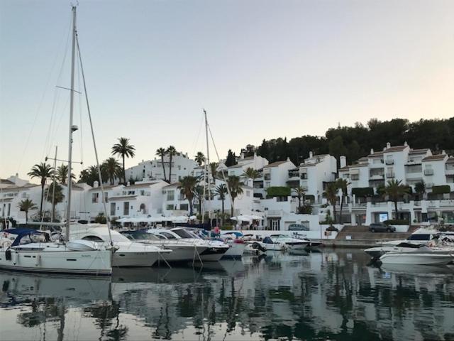 Cala Marina Lejlighed La Herradura  Eksteriør billede